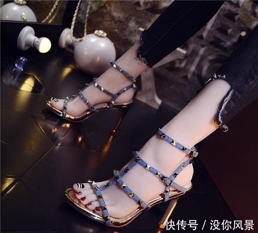 变得|舒适优雅的高跟凉鞋,让姑娘变得更加高挑