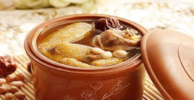 美食湖湘、经典湘菜——当归焖母鸡、肉香汤鲜、味美醇香扑鼻来