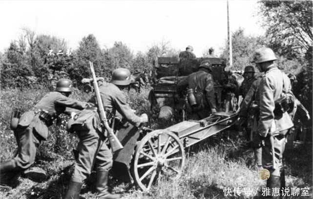 战役期间|二战老照片:法国战役中强势的德军,法军战俘看着结局一脸悲伤