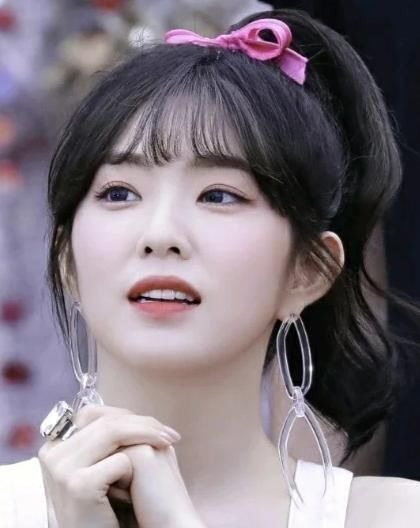 头发 众多发型中,你更喜欢那一个?最美不过高马尾,最甜不过低马尾