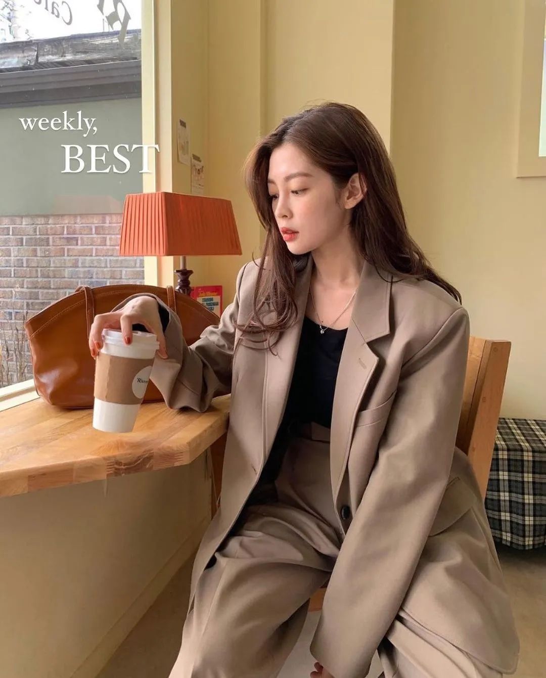 驼色系 秋冬高级色穿搭套路,谁穿谁好看!