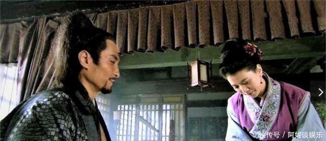 俞万春#林冲大战王进，王进说了一句诡异的话，林冲听后大叫一声当场昏倒