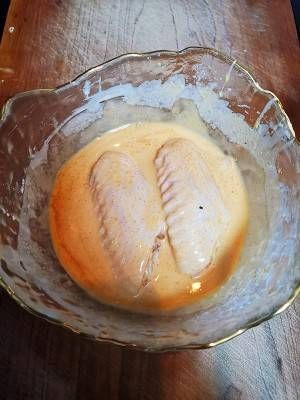 家常鸡翅菜谱，酥皮炸鸡翅，做法简单，好吃到舔手指，吃不够