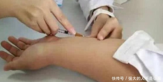 同样是上课，舞蹈生：我腿疼，空乘生：我脸僵，而计算机生：我心酸！