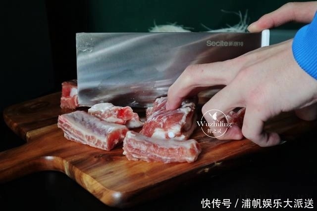 粉丝|排骨别再红烧了,加一把粉丝,简单一蒸,全家都爱吃