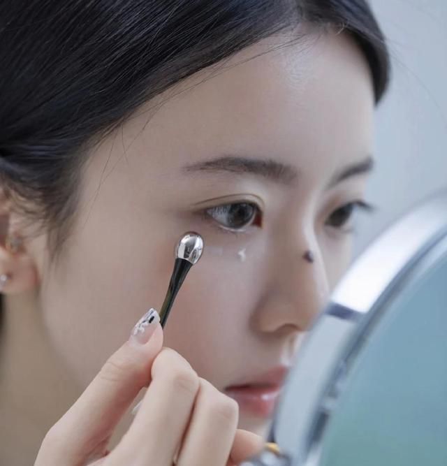 面膜 40岁女人想不显老,护肤时坚持这3个好习惯,肌肤细腻有光泽!