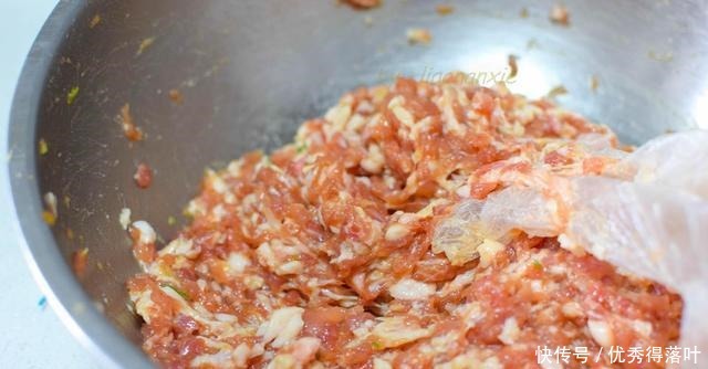 过年吃饺子,这种馅一定要有,口感脆味道鲜吃多也不上火
