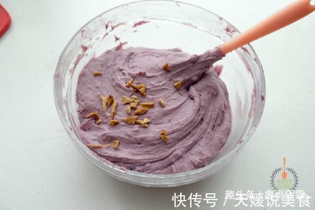 家里有面粉一定要试试，上锅一蒸，柔软好吃，蛋糕一次成功！