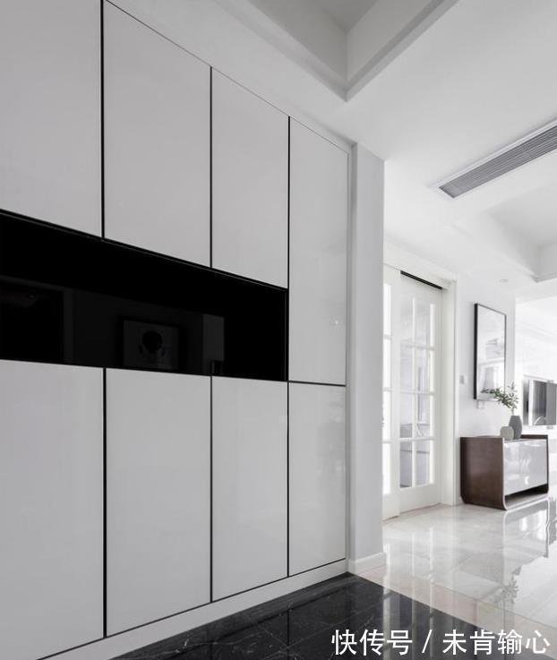 榻榻米|170㎡现代风格四居室，黑白撞色随处可见，整体房间质感十足