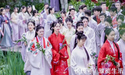 反对!“汉装校服”火了,学生穿汉服上课遭家长反对,理由让人无言以对