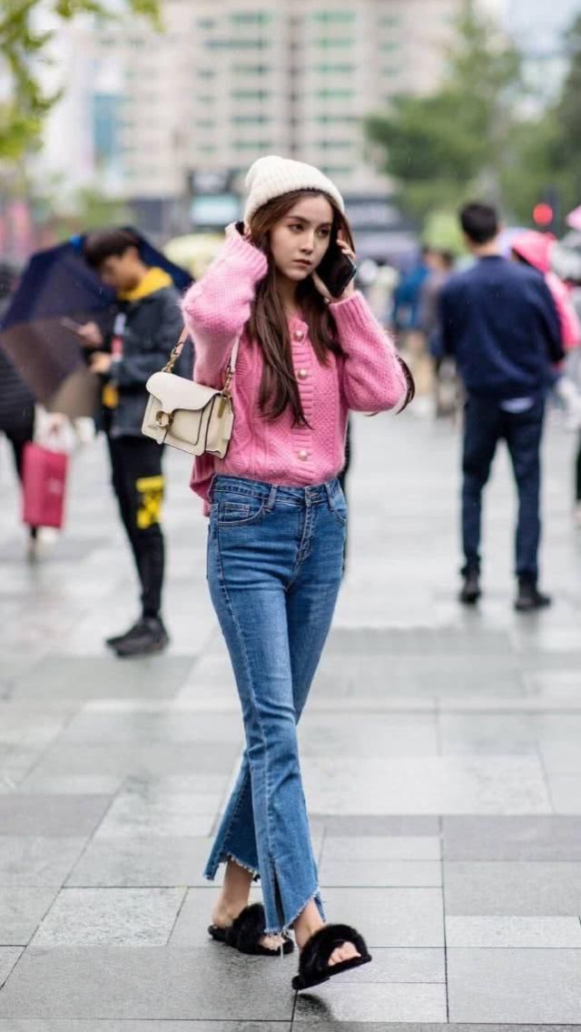 青春活力的牛仔裤搭配，不凡的丽人气质，舒适美观唯美大方