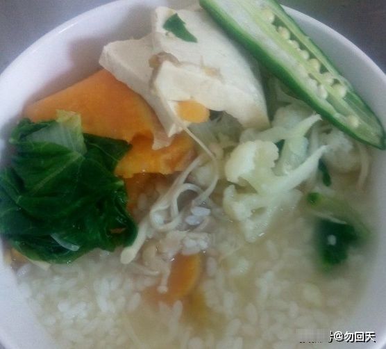 汤泡饭|宝宝吃此种饭，刺激肠胃还没什么营养，宝妈还敢让孩子吃？