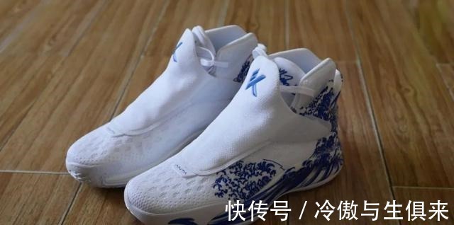 鞋盒 五百块双层碳板,带TPU的鞋垫,这双汤普森签名鞋不香吗!