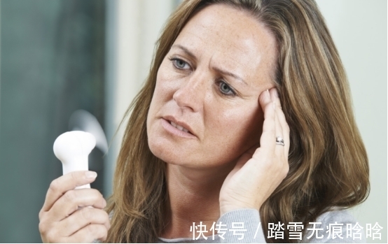 女人|55岁女人饱受更年期折磨，2月后症状消失，妇医：女人值得学习