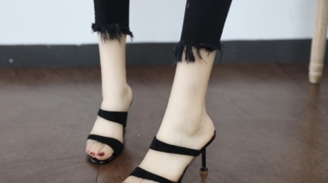 美感|时尚唯美的细跟凉鞋,简约不失美感,给你一种暖融融的感觉