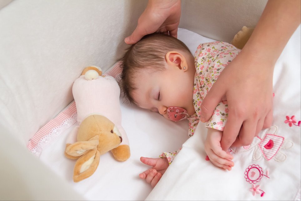 睡着|被“丑化”的奶睡，真的对婴儿百害而无利吗？一句话消除你的偏见