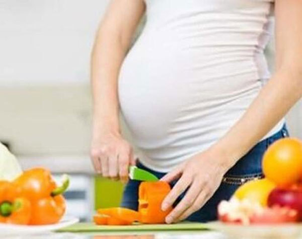 孕吐|老人说孕妈几个表现,很可能怀的是“军大衣”,是真的吗