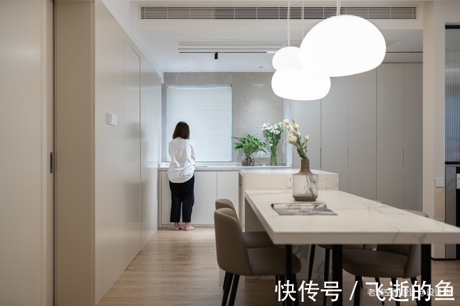 长虹玻璃|少即是多，130㎡现代四居岂止于大？