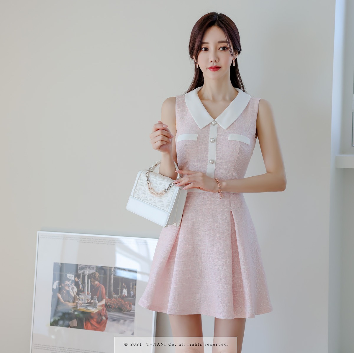 首发|首发孙允珠高清时尚搭配:甜彩霓虹棉花糖水漾芭莎洋裙