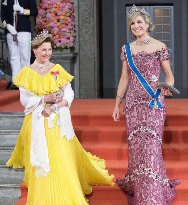 178cm荷兰王后气质出众,与西班牙王后同框,被超高颜值碾压