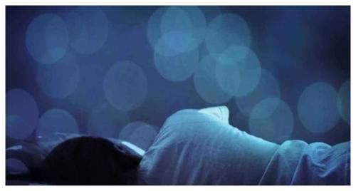 睡眠质量|血压高的人，睡前记住5句话，不给血管添堵，血压可能慢慢下降