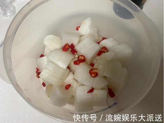 腌萝卜用白醋还是陈醋专业厨师传授技巧,简单快手又脆爽