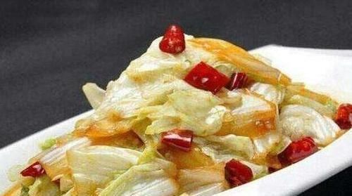 醋溜白菜,白菜直接下锅就错了,难怪不好吃,大厨这样做才对