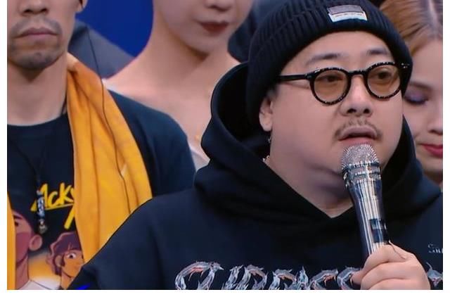 当王一博在《街舞4》真诚道歉“我对不起你”,很多人当场破防