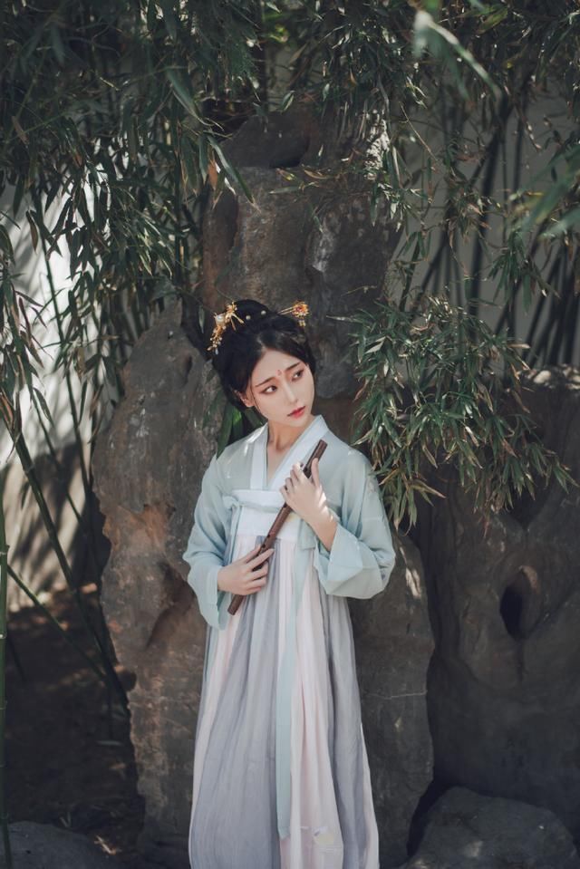 幽梦#思念诗词19首君去他乡山水隔,年年误了赏花台