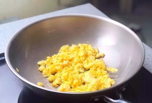 大盘|不用揉面，这菜做的饼真香，忍不住吃光了一大盘！