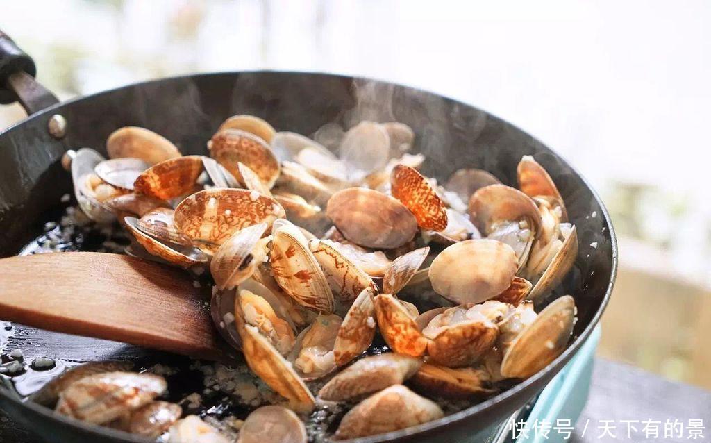 老渔民亲授，不加一滴油，15分钟让花甲快速吐沙，吃起来不牙碜