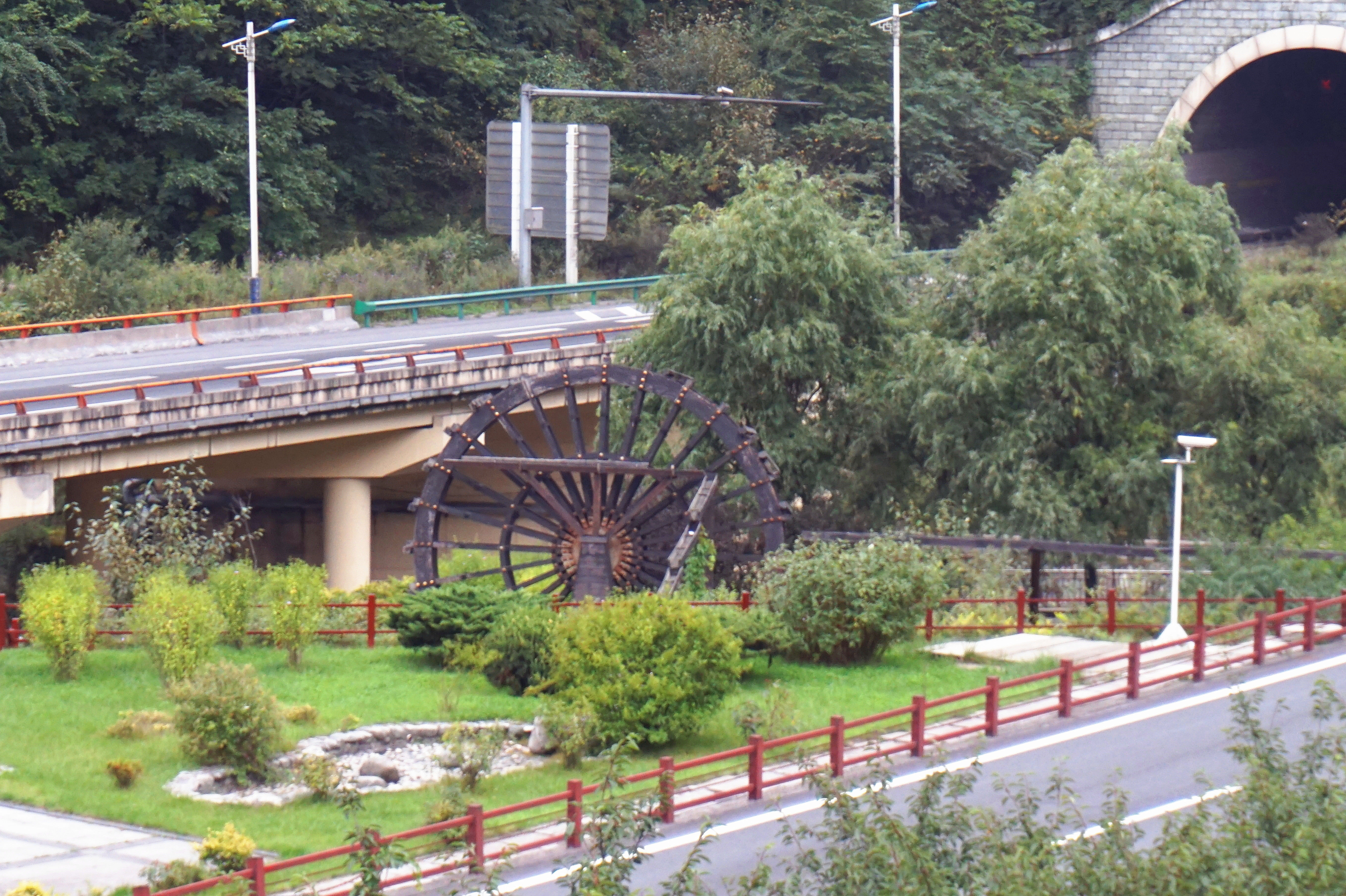 难忘的历程川藏青甘游记2，秦岭服务区，进四川