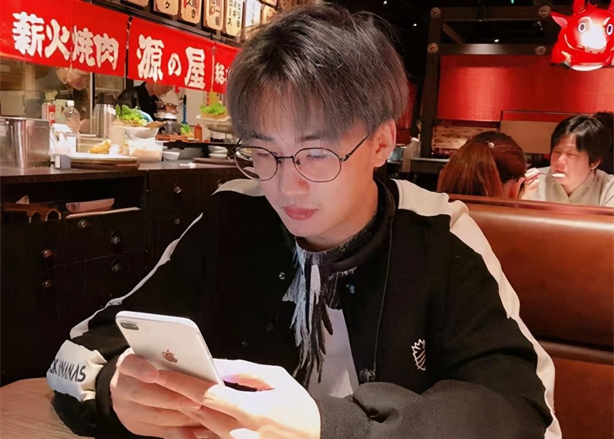 场比赛|“这黄忠1.5秒99%免伤”！寒夜：老林，你告诉我eStar谁能秒掉他！