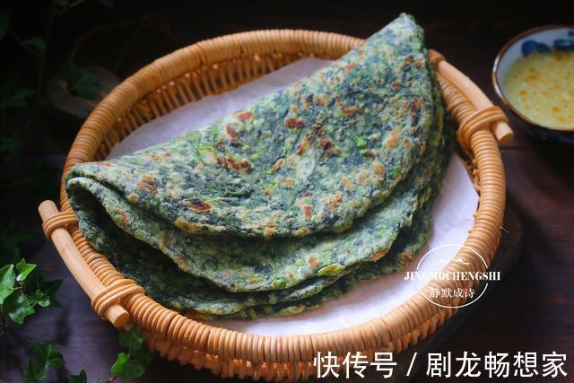 我家最爱的菠菜吃法,不炒也不拌,又香又软,一次一斤不够吃