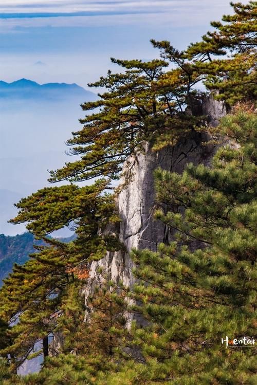 大别山区唯一的5A级景区，横跨两省，风光不逊九华、天柱