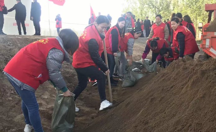 滨州|滨州：巾帼不让须眉 那些防汛一线的“娘子军”