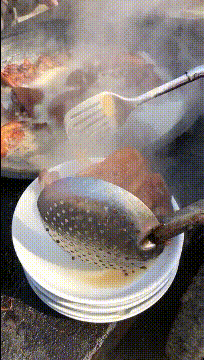 |搞笑GIF:当时我就懵了 裤子事小脸面事大