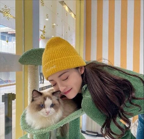 今年早春,不会这3个流行穿搭,还怎么当时髦人