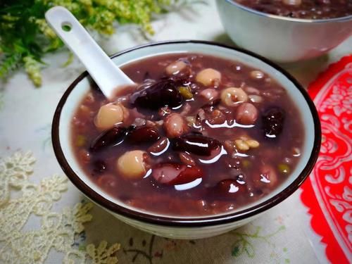  明天腊八节，教你最正宗的腊八粥熬法，香甜软糯喝不够，省时省力