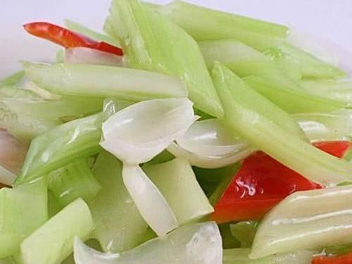 疏通|女性到了中年，不妨常吃三种食物，疏通血管，延缓衰老，排毒清肠