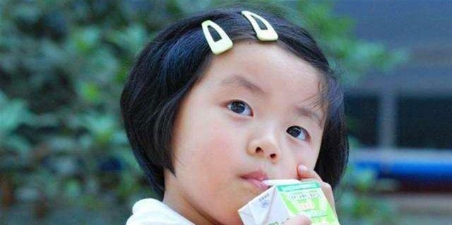 零食|劝告家长它是“幼儿杀手”,比泡面还“伤脾”,再喂是在坑娃