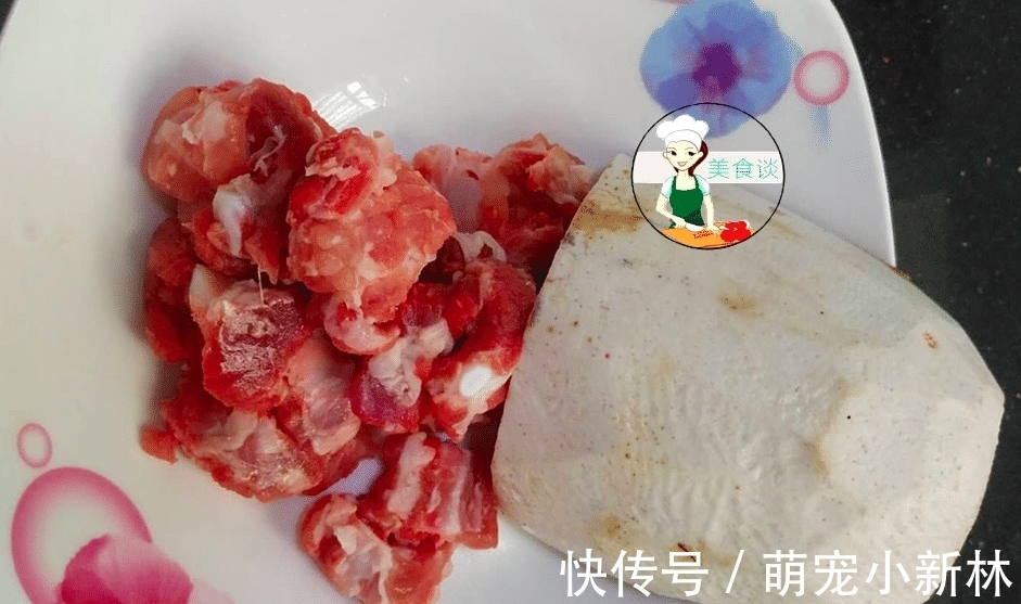 蒸排骨|入秋后，吃鸡鸭鱼肉不如吃它，40块钱一斤，鲜香营养，蒸着吃最香
