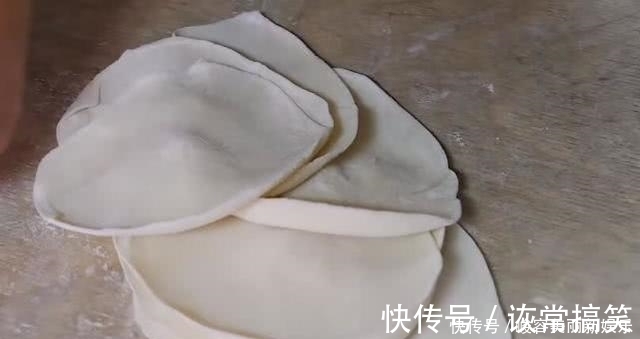 虾仁饺子|饺子馅别再用猪肉做了，换成“它”来做，招待贵客都特有面子！