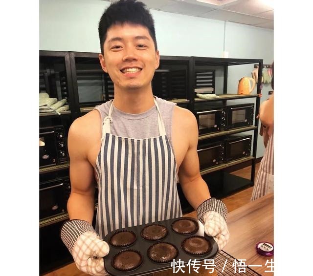 黄景|鲜肉男模撩衣秀身材,6块腹肌清晰分明,看了想摸一把!