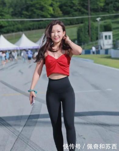 身材|“葫芦型”身材的美女,宽胯恰好反衬了蜂腰细腿!