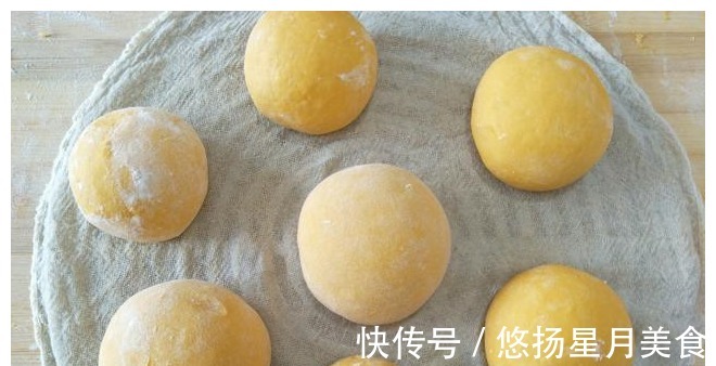 全家|南瓜的好吃做法，不用一滴水，蒸出的馒头蓬松柔软，全家人都爱吃！