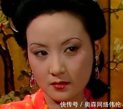 贾府|王熙凤在贾府活得并不轻松, 却在这三个男人这里得到了满足