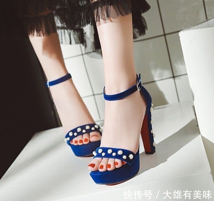 天啊这么有女人味的高跟鞋,被高跟控的老婆看到了一下买了六双