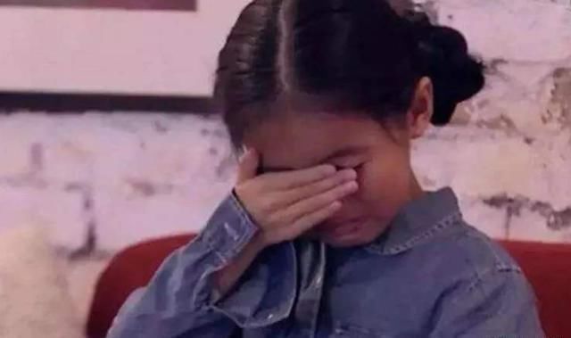 女儿|母亲怒斥女儿啃老10余年,女儿你折断了我的翅膀,却还要我飞翔