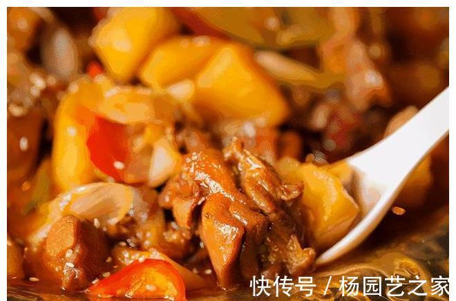 家常菜|做土豆炖鸡块总感觉不入味,老师傅教实用技巧,家常菜也有大智慧